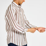 camicia lino riga marrone bastoncino
